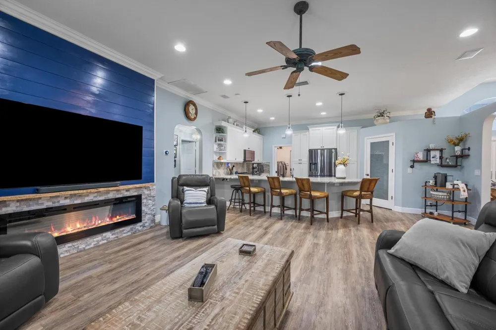 2558 PALM DEER DRIVE 