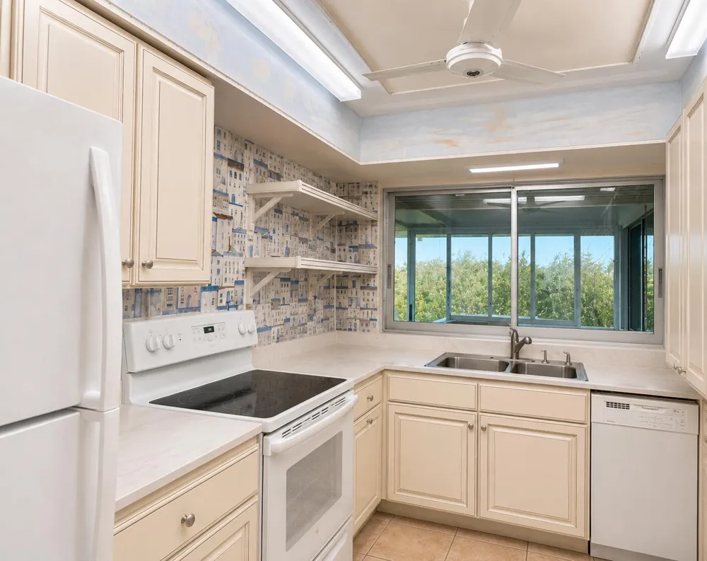 5570 Tamberlane Circle #331 Palm Beach Gardens, FL 33418
