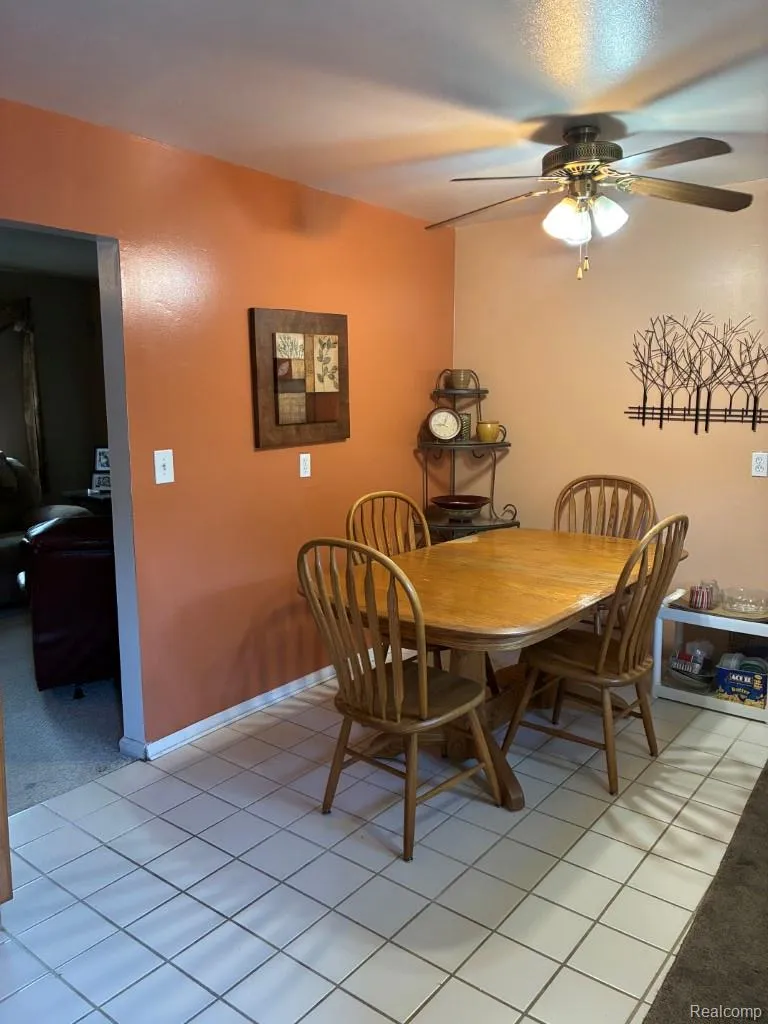 20887 Washington Roseville City, MI 48066