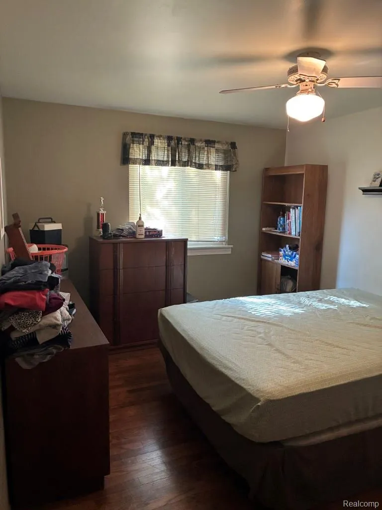 20887 Washington Roseville City, MI 48066