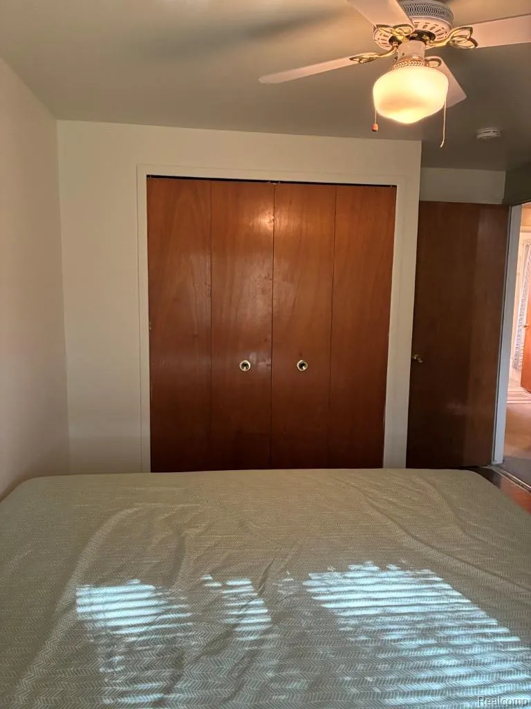 20887 Washington Roseville City, MI 48066