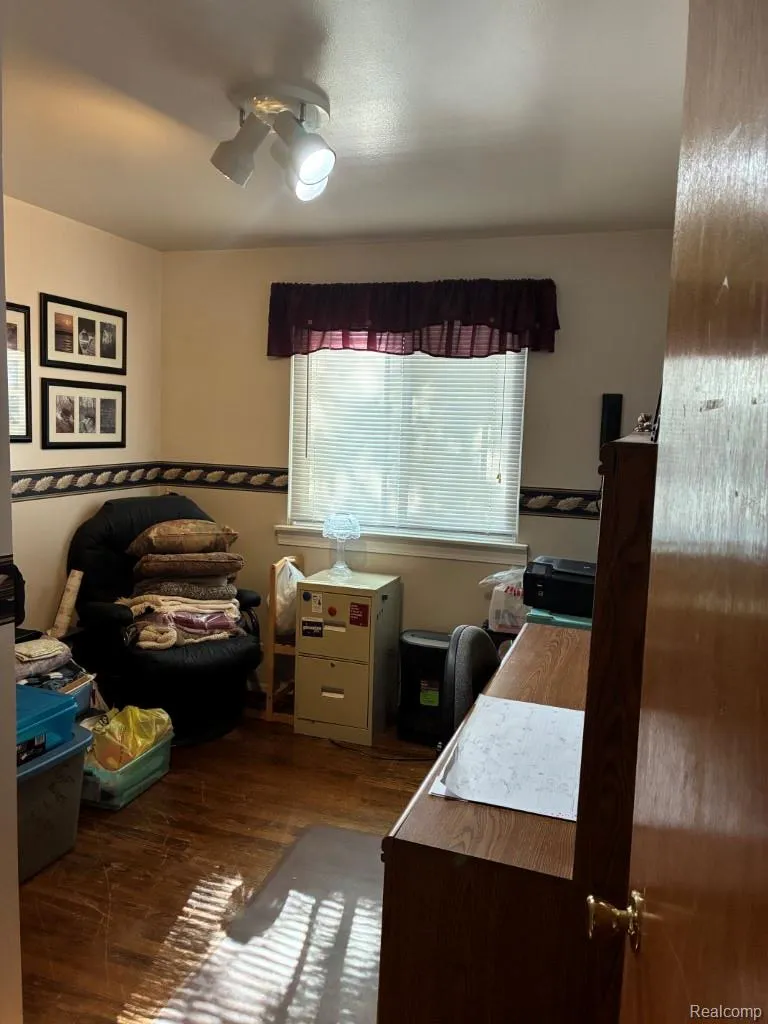 20887 Washington Roseville City, MI 48066