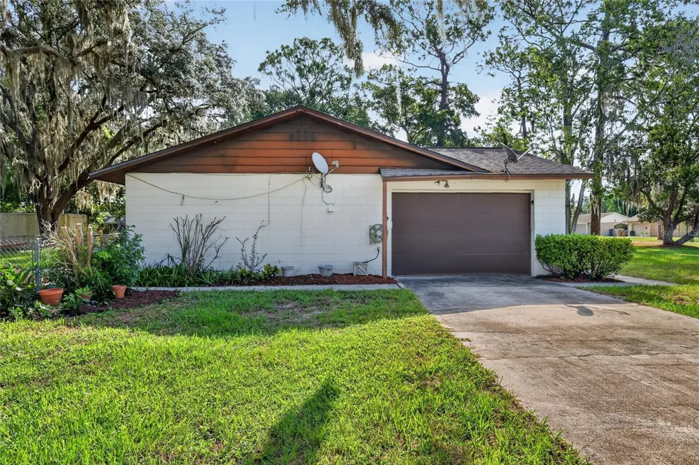 17911 BEACH STREET Umatilla, FL 32784