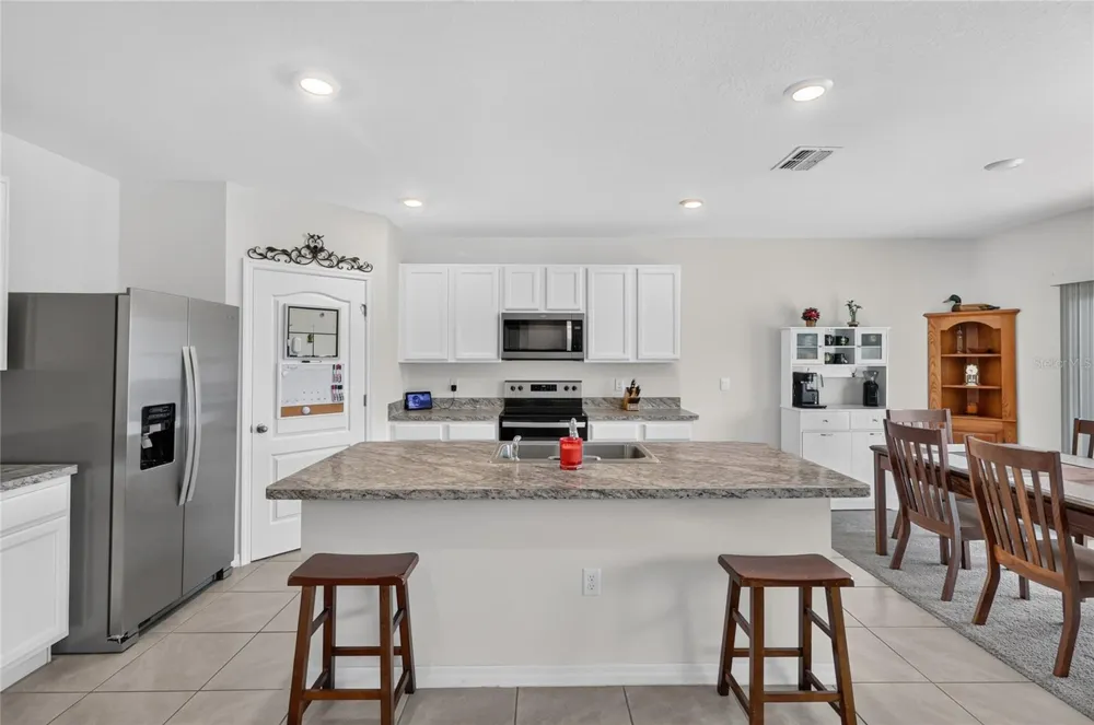 787 AUBURN GROVE CT. Auburndale, FL 33823