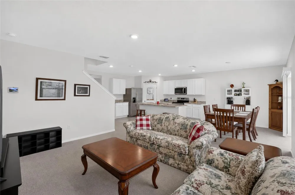 787 AUBURN GROVE CT. Auburndale, FL 33823