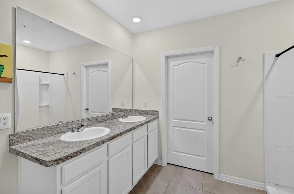 787 AUBURN GROVE CT. Auburndale, FL 33823