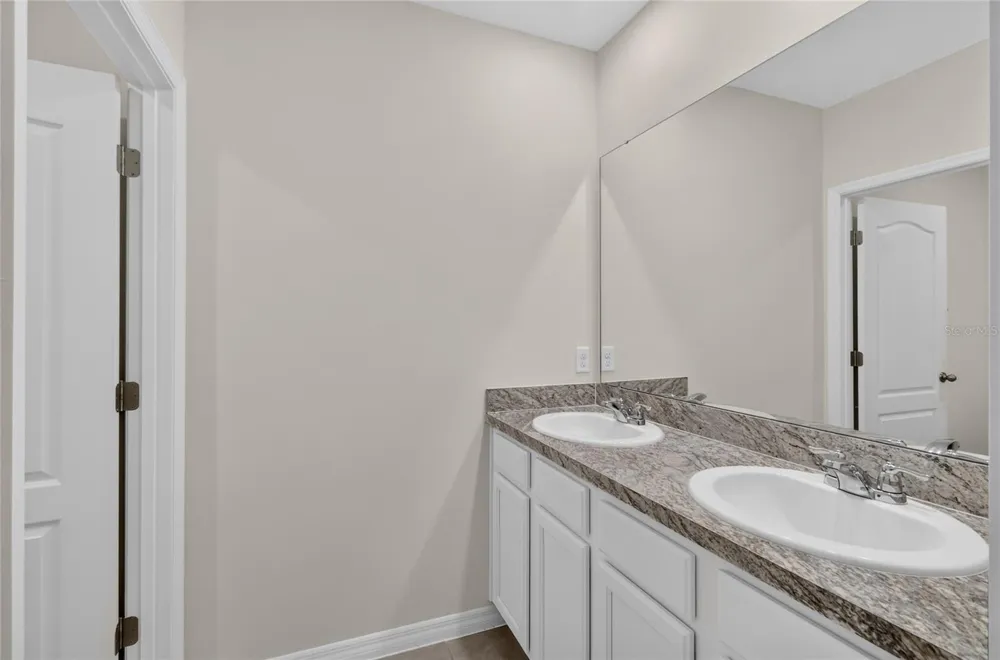 787 AUBURN GROVE CT. Auburndale, FL 33823