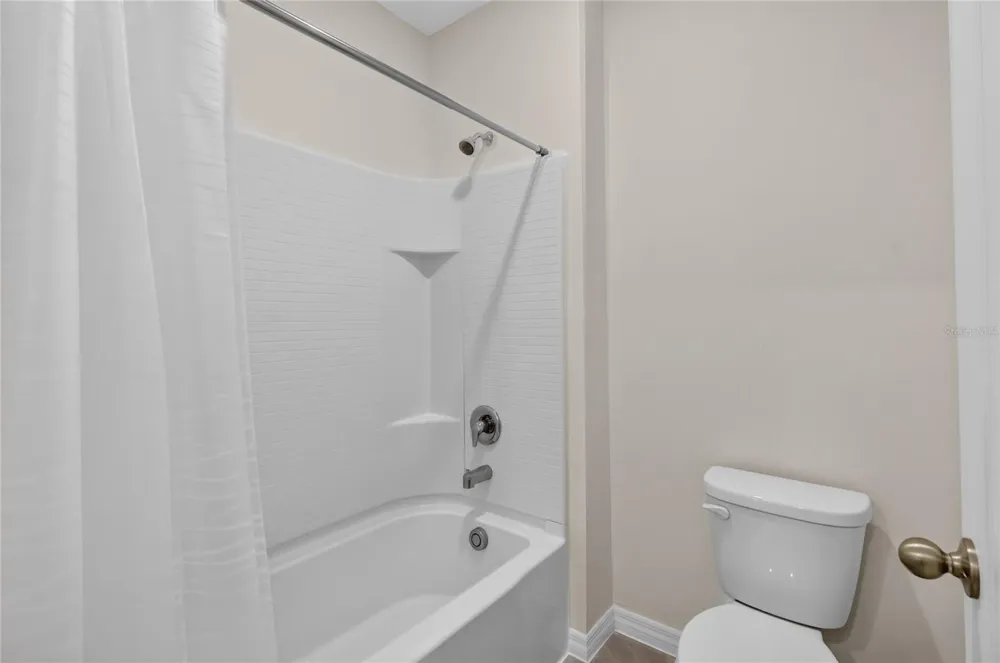 787 AUBURN GROVE CT. Auburndale, FL 33823