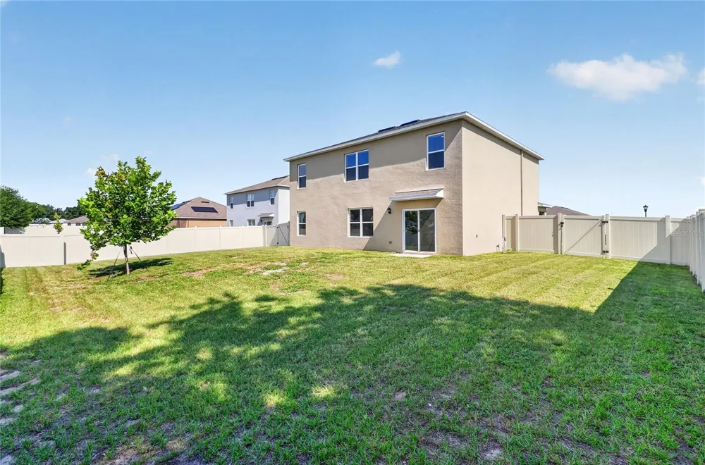 787 AUBURN GROVE CT. Auburndale, FL 33823