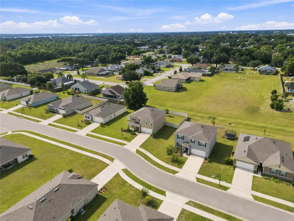 787 AUBURN GROVE CT. Auburndale, FL 33823