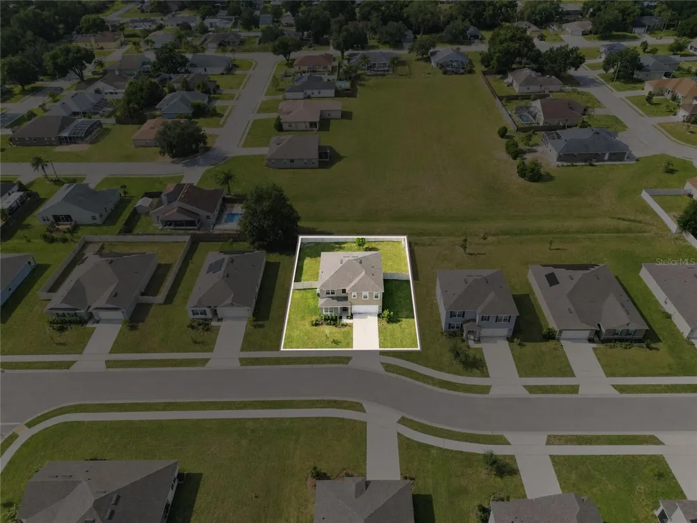787 AUBURN GROVE CT. Auburndale, FL 33823