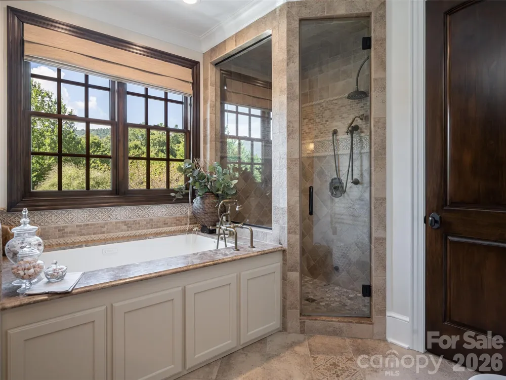 16 Village Oak Drive Arden, NC 28704