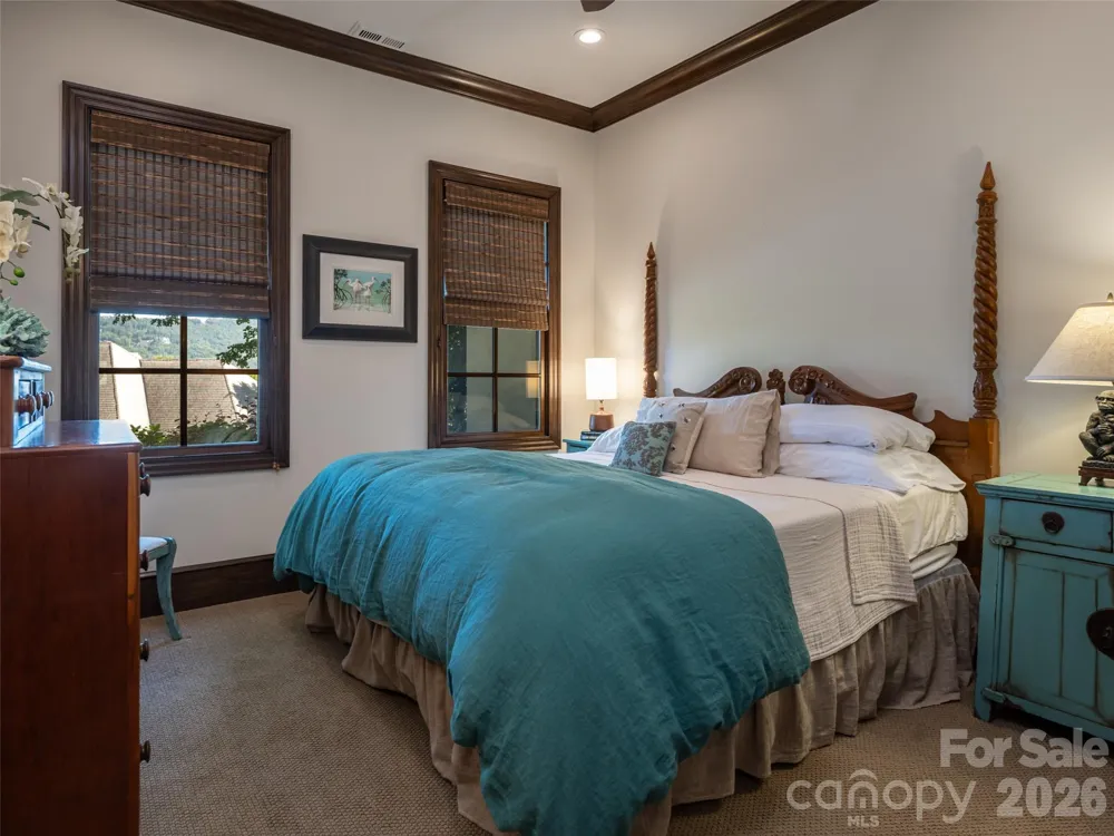 16 Village Oak Drive Arden, NC 28704