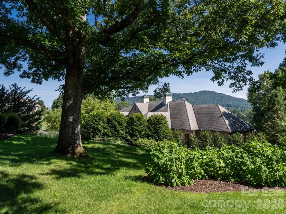 16 Village Oak Drive Arden, NC 28704