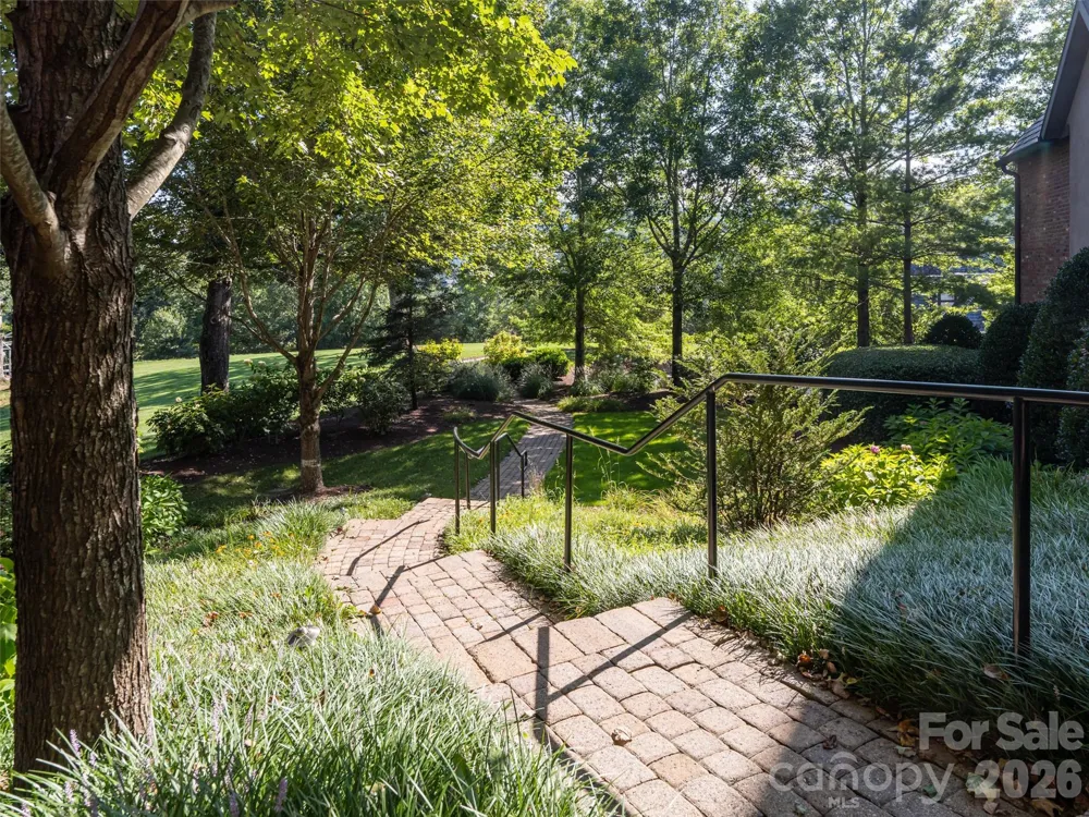 16 Village Oak Drive Arden, NC 28704