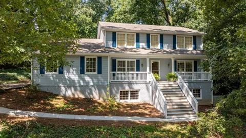 940 Hunterhill Drive