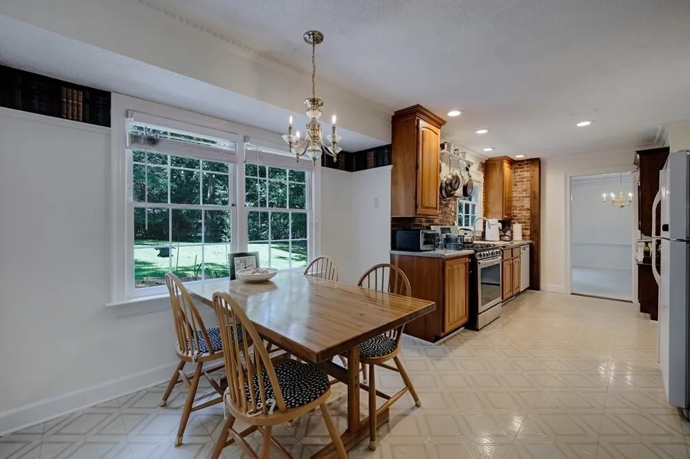 940 Hunterhill Drive Roswell, GA 30075