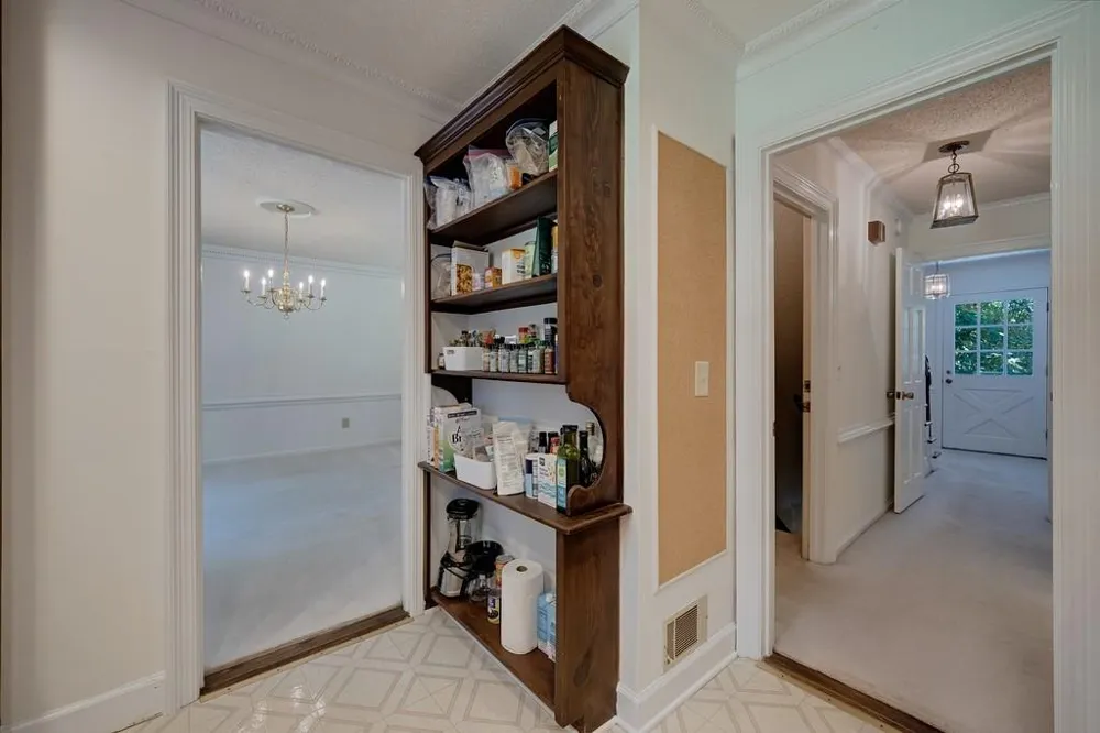 940 Hunterhill Drive Roswell, GA 30075