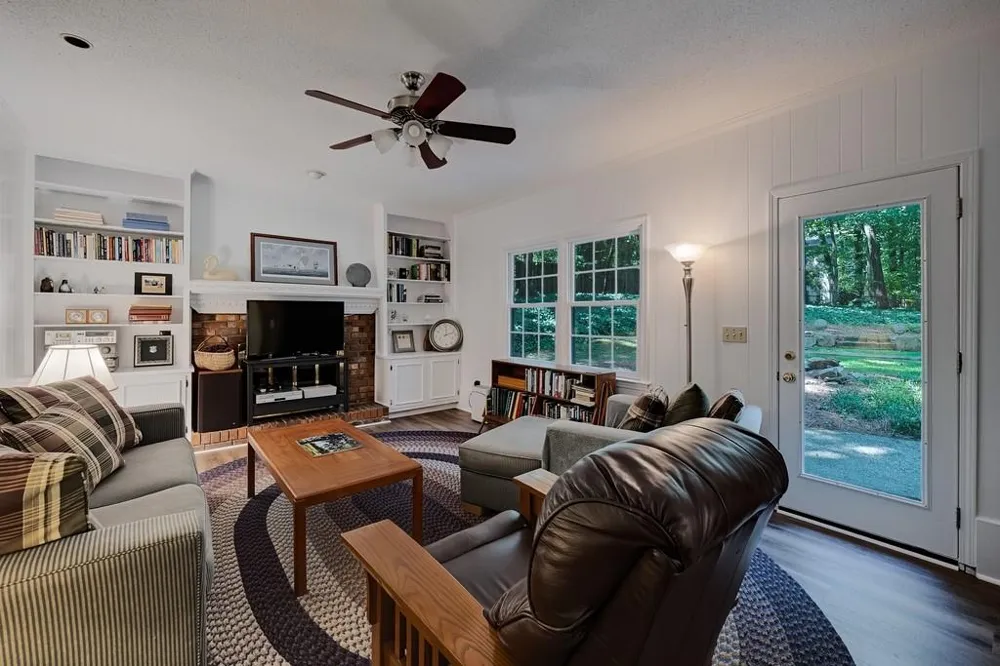 940 Hunterhill Drive Roswell, GA 30075