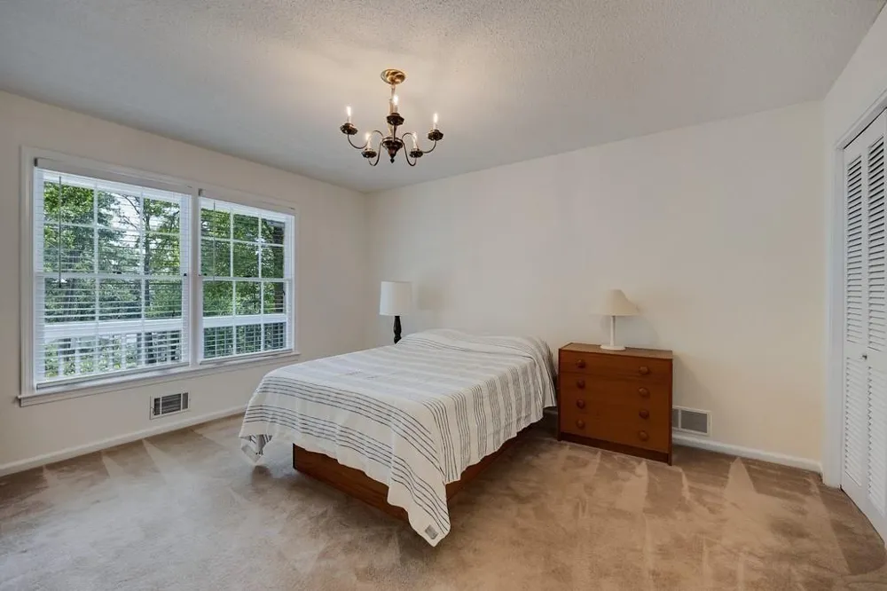 940 Hunterhill Drive Roswell, GA 30075