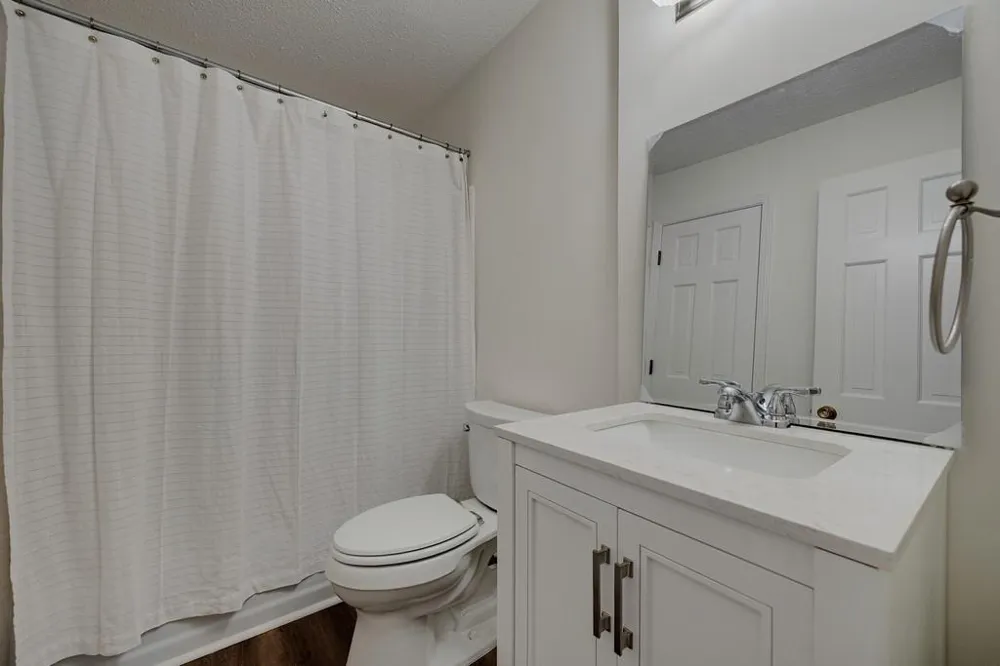 940 Hunterhill Drive Roswell, GA 30075