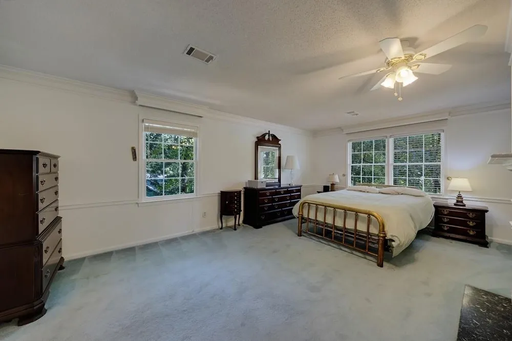 940 Hunterhill Drive Roswell, GA 30075