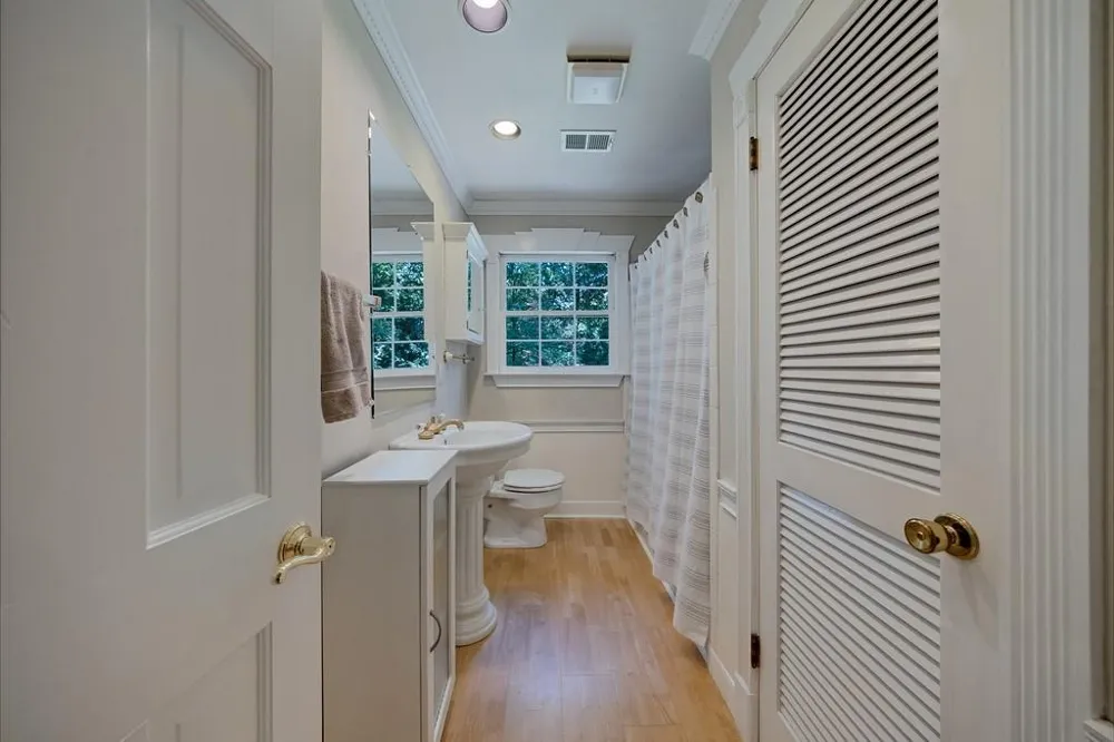 940 Hunterhill Drive Roswell, GA 30075