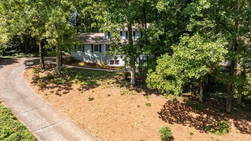 940 Hunterhill Drive Roswell, GA 30075