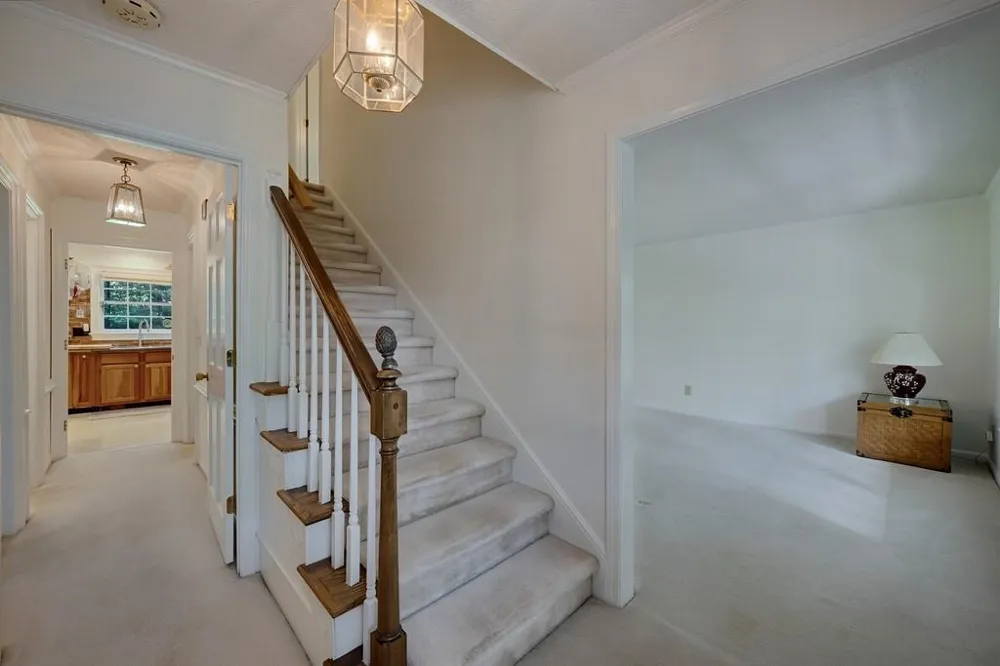 940 Hunterhill Drive Roswell, GA 30075