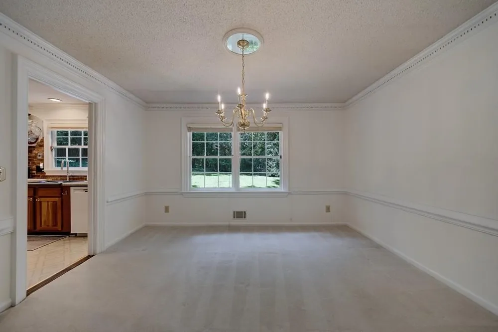 940 Hunterhill Drive Roswell, GA 30075