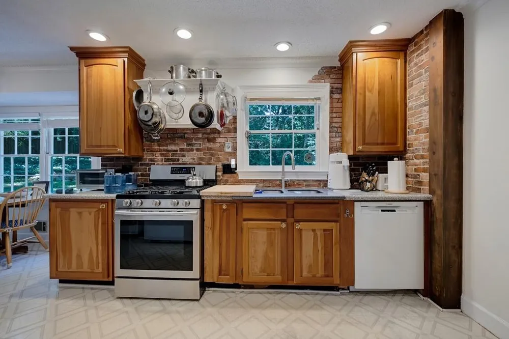940 Hunterhill Drive Roswell, GA 30075