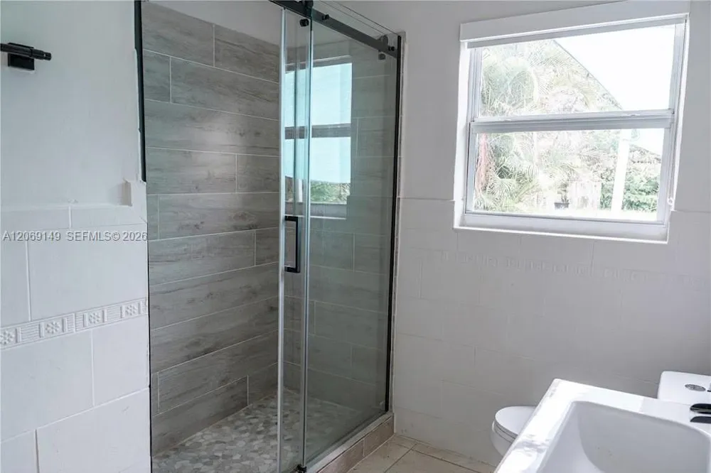 2842 Jackson St Hollywood, FL 33020