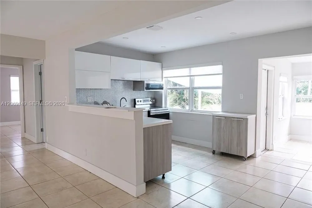 2842 Jackson St Hollywood, FL 33020
