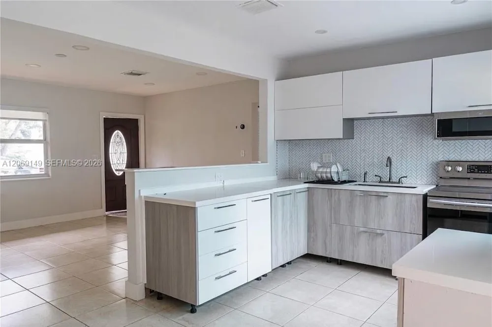 2842 Jackson St Hollywood, FL 33020