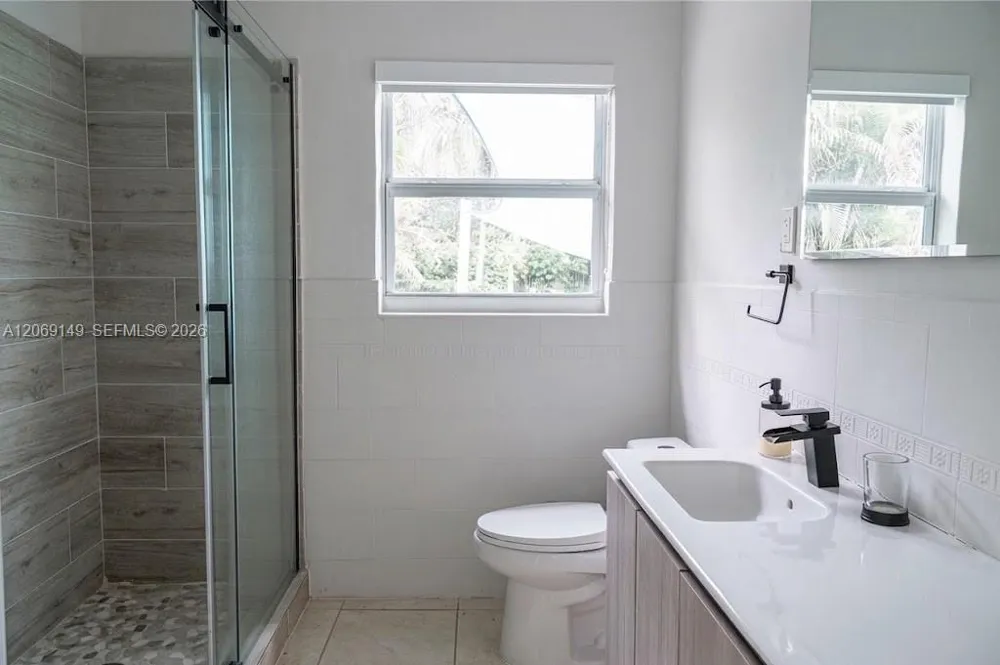 2842 Jackson St Hollywood, FL 33020