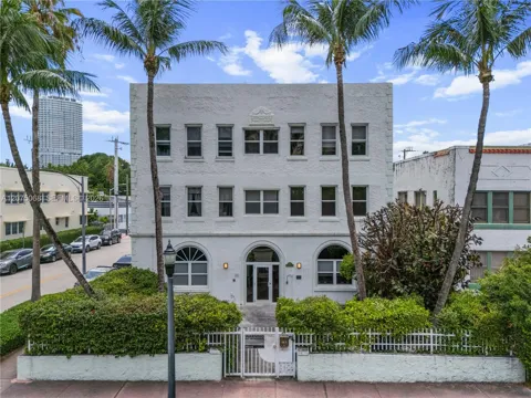 802 Euclid Ave #305