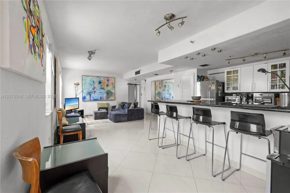 802 Euclid Ave #305 Miami Beach, FL 33139
