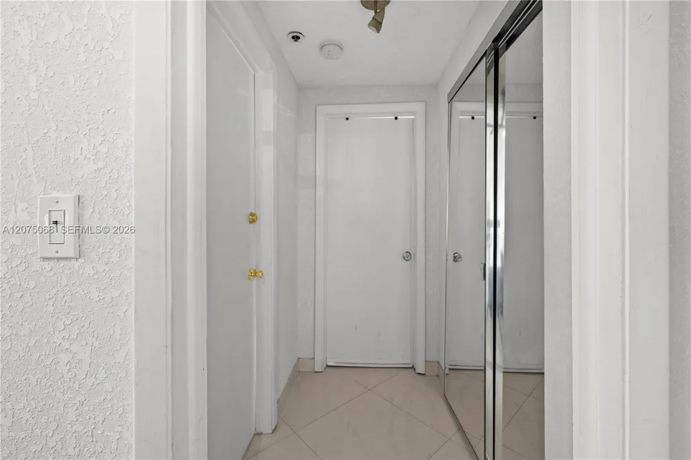 802 Euclid Ave #305 Miami Beach, FL 33139
