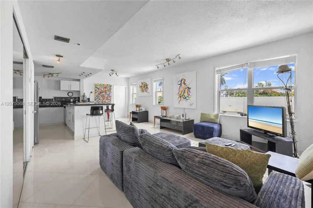 802 Euclid Ave #305 Miami Beach, FL 33139