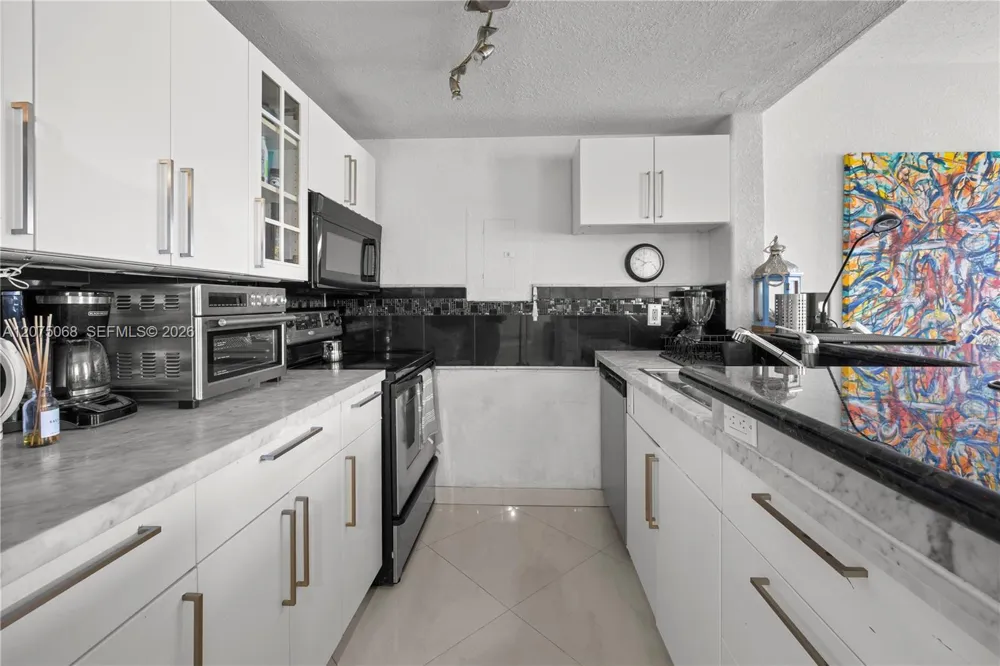 802 Euclid Ave #305 Miami Beach, FL 33139