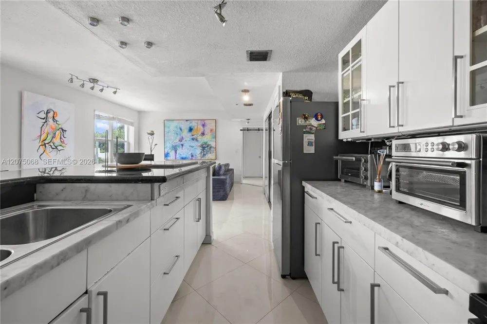 802 Euclid Ave #305 Miami Beach, FL 33139
