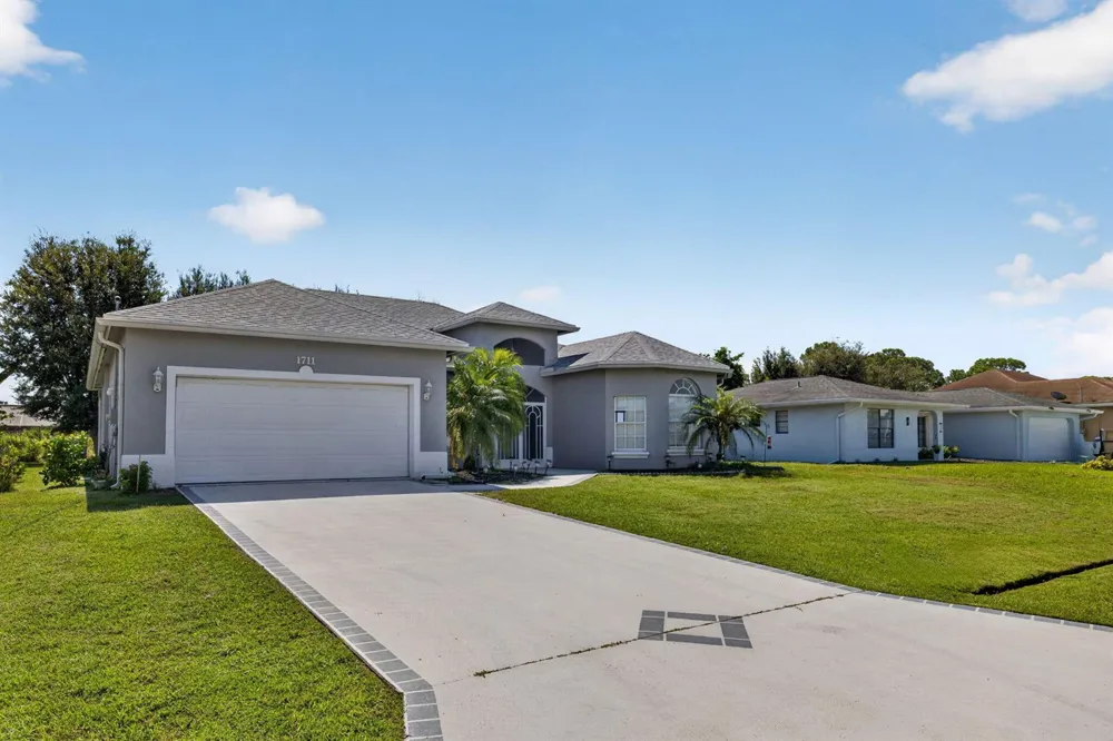 1711 SE Fairfield Street Port St. Lucie, FL 34983