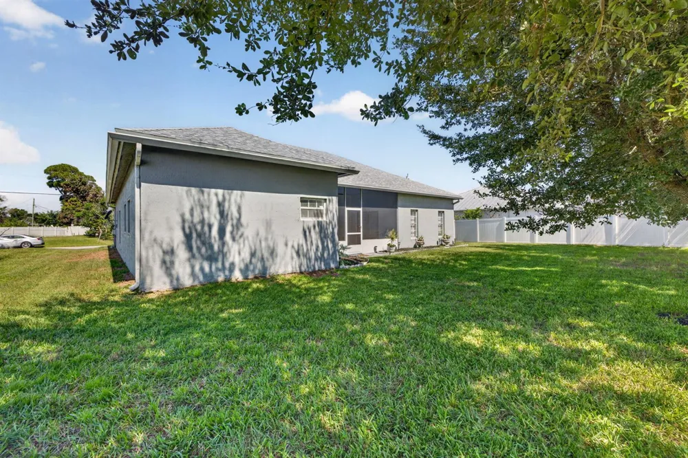 1711 SE Fairfield Street Port St. Lucie, FL 34983