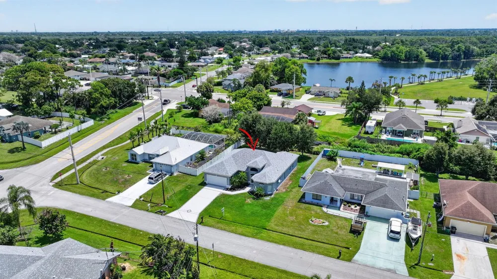 1711 SE Fairfield Street Port St. Lucie, FL 34983