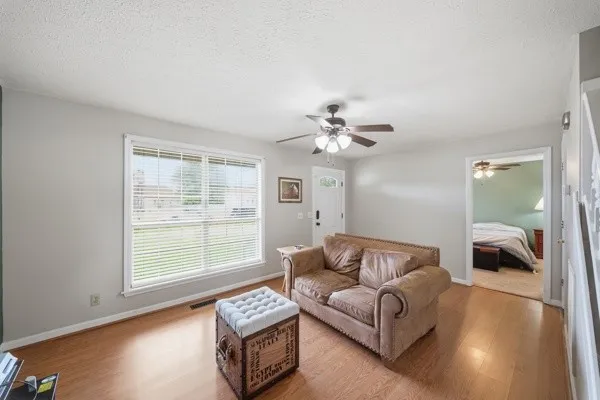 3043 Easy Goer Ln Greenbrier, TN 37073