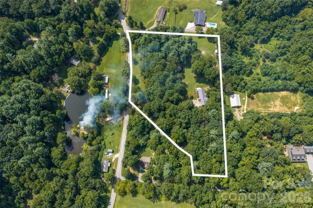 360 Pinners Cove Road Asheville, NC 28803
