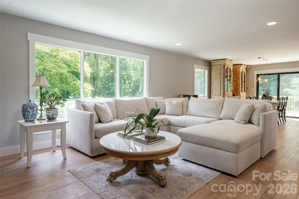 360 Pinners Cove Road Asheville, NC 28803