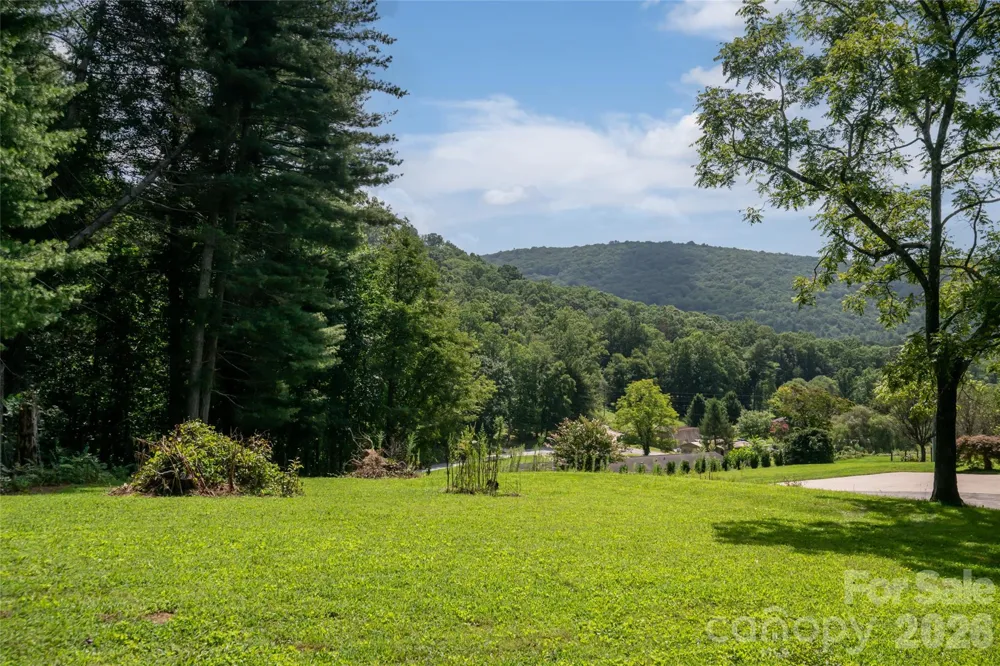 360 Pinners Cove Road Asheville, NC 28803