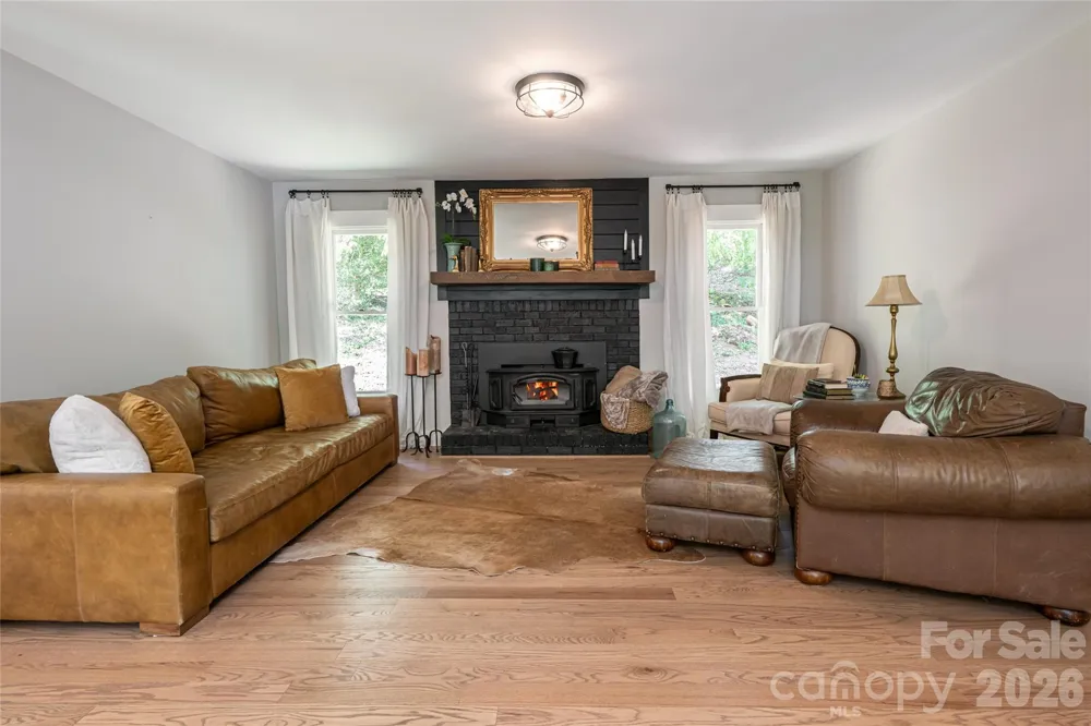 360 Pinners Cove Road Asheville, NC 28803
