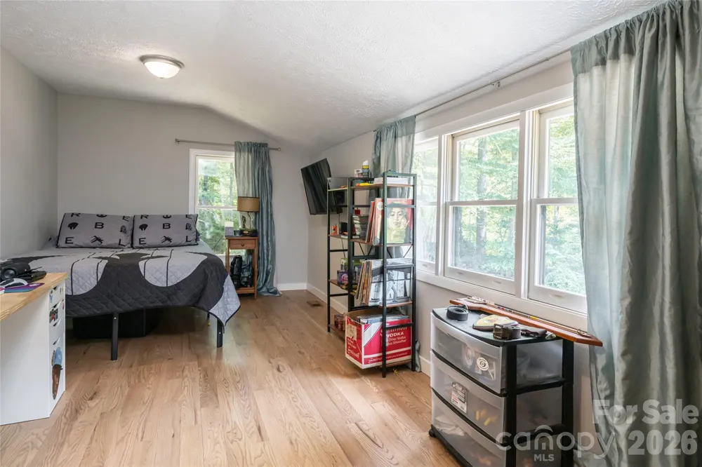 360 Pinners Cove Road Asheville, NC 28803